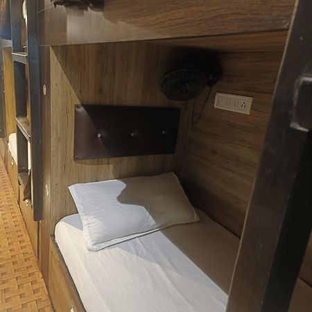 Hotel Kf Residency Мумбаи Экстерьер фото
